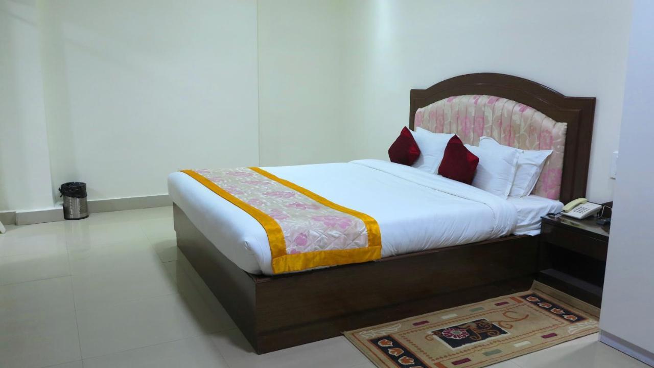 Bodhgaya Regency Hotel Buitenkant foto